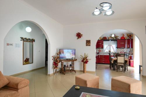 Three-Bedroom Apartment image 5