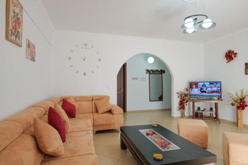 Three-Bedroom Apartment image 8