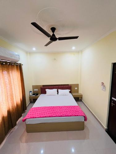 River View Paying Guest House near Ganga Aarti