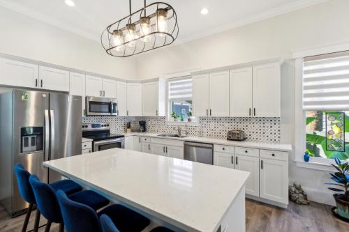 Historic 1918 Tampa Home with Modern Comforts & Charm home near Ybor Városi Állami Múzeum