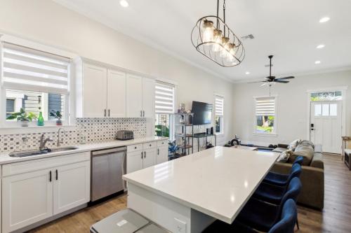 Historic 1918 Tampa Home with Modern Comforts & Charm home near Ybor Városi Állami Múzeum