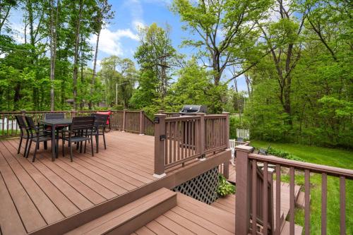 Peaceful Treman Park Home with Game Room in Ithaca, USA