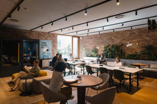 Business center, JAM Porto in Bonfim