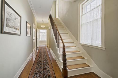 Historic DeWitt Park House with Yard in Downtown in Ithaca, USA