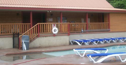 Newly Remodeled, Pool Table, Pool, Gym, Hiking! in Gatlinburg, USA