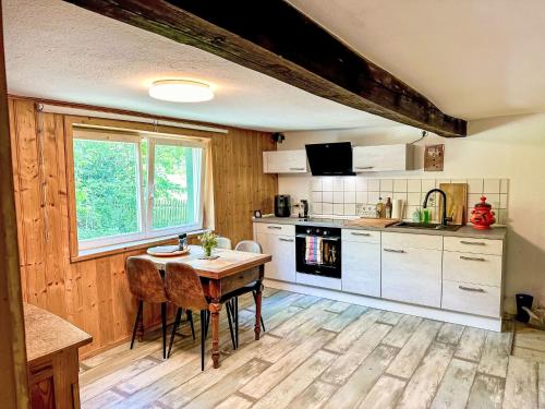 Holiday Home Das kleine Paradies von Kata by Interhome in Fladungen