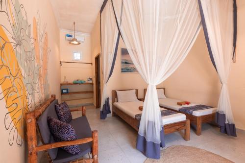 Ebb & Flow Room Type - Economy Double or Twin Room