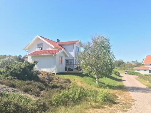 Mollösund, Orust nära havet med utsikt (Mollosund, Orust nara havet med utsikt) in Mollösund
