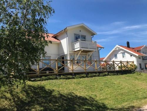 Mollösund, Orust nära havet med utsikt (Mollosund, Orust nara havet med utsikt) in Mollösund