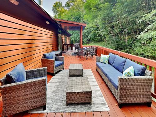 Hillside Hideaway in McHenry, USA