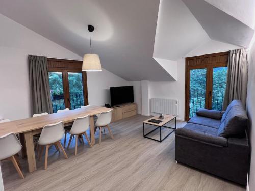 Apartaments Turistics El Buner in لا كورتنادا