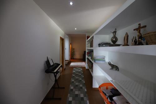 2 double beds, 1 twin bed