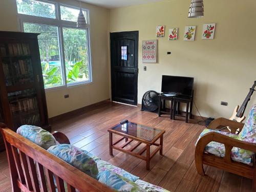 Casa Los Cedros in Retalhuleu