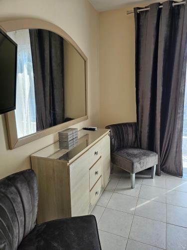 Three-Bedroom Cottage image 10