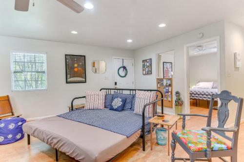 Cozy Galveston Apartment with Private Beach Pass! in Galveston, USA