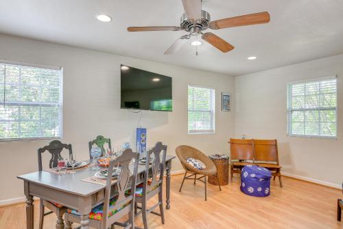 Cozy Galveston Apartment with Private Beach Pass! in Galveston, USA
