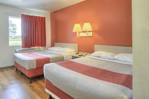 2 double beds