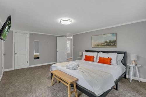 The Huron Charmer-4 BD and Yard in Columbus, USA
