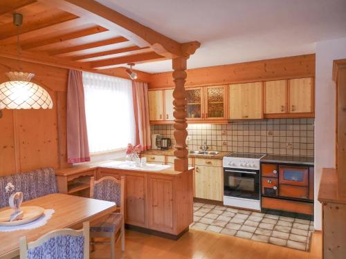 Kitchen, Ferienchalet HOLDERNACH in Kappl
