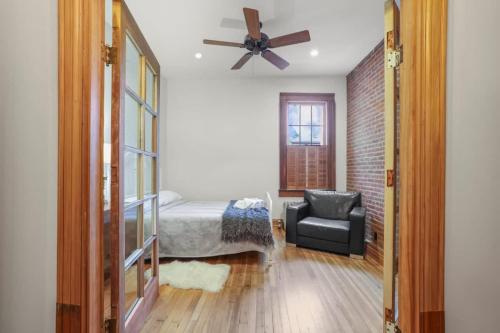 The Urban Oasis - 2 BR - Great Location in Columbus, USA