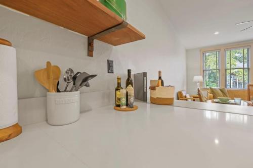 The Urban Oasis - 2 BR - Great Location