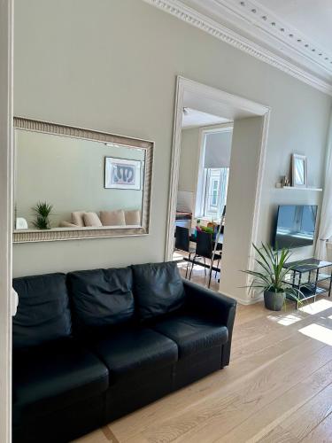 Classical 3 bedroom, 2 bath, minutes from Royal Palace, Main Shopping Street, Restaurants & Downtown, Oslo (Foto 8)