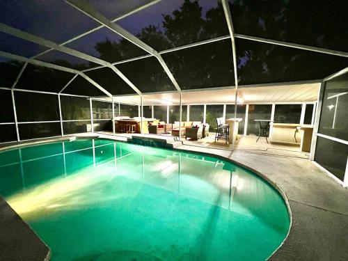 Private Oasis Retreat Heated Pool Hot Tub Beaches - image 3