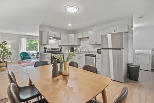 Bright and Breezy Gahanna Ranch 10min to INTEL in Columbus, USA