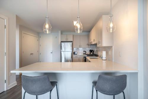 Private Apt with Gym & Pool - ASW-16K in Stamford, USA