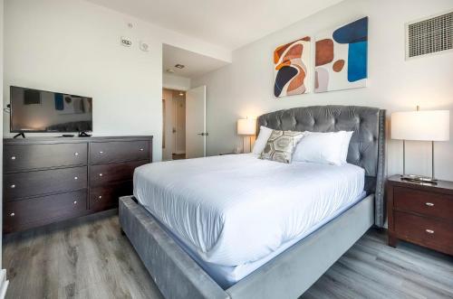 Private Apt with Gym & Pool - ASW-16K in Stamford, USA