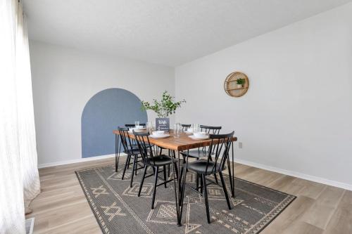 Gahanna Dreaming - 5Br 2 Ba INTEL in Strawberry Farms