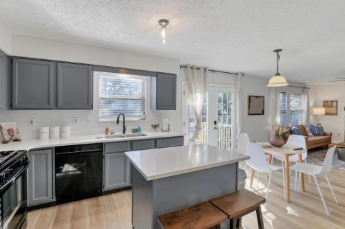 Gahanna Dreaming - 5Br 2 Ba INTEL in Strawberry Farms