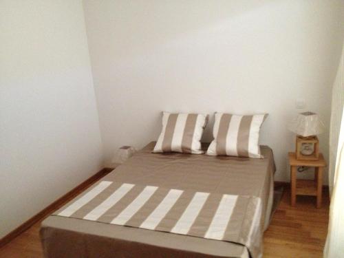 1 queen bed, 1 sofa bed
