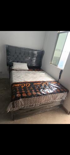 CASA COMPLETA 72 m2 , 4 CAMAS O 2 CAMAROTES CON COCHERA GRATIS