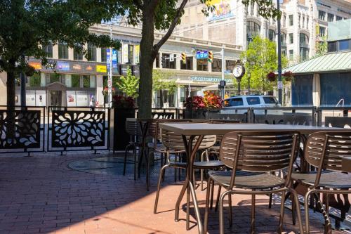 Crowne Plaza Cleveland at Playhouse Square an IHG Hotel - image 37