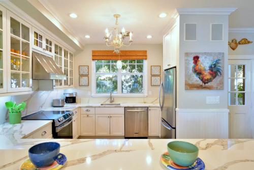 Admirals Gold Key West - Truman Annex Villa - Close to Beach and Duval w Pool and Parking in Key West, USA