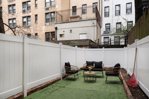 317-1D New 2BR Duplex WD Private Backyard - image 11