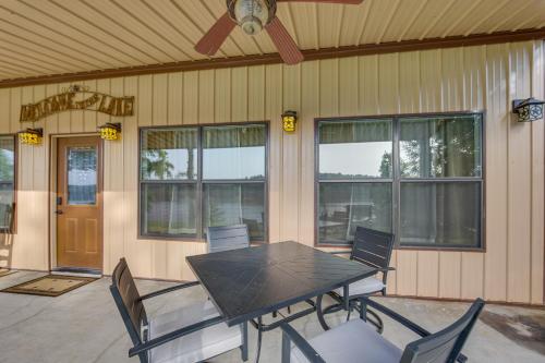 Quiet Lake Gladewater Getaway with Dock and Kayaks! Quiet Lake Gladewater Getaway with Dock and Kayaks!