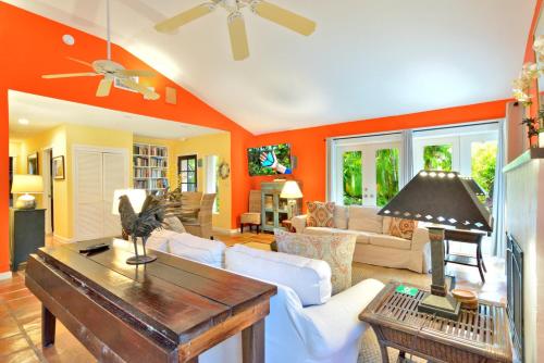 Key West Private Pool Garden Villa - 2 Blocks from Beach in Key West, USA