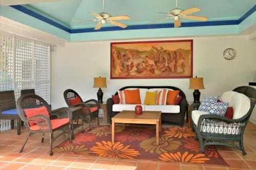 Key West Private Pool Garden Villa - 2 Blocks from Beach in Key West, USA