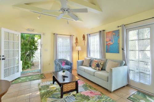 Key West Vintage Luxury Cottage on Duval w Pool in Key West, USA