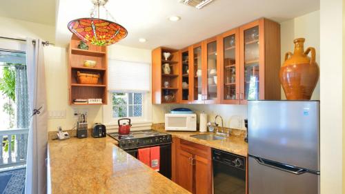 Key West Vintage Luxury Cottage on Duval w Pool in Key West, USA