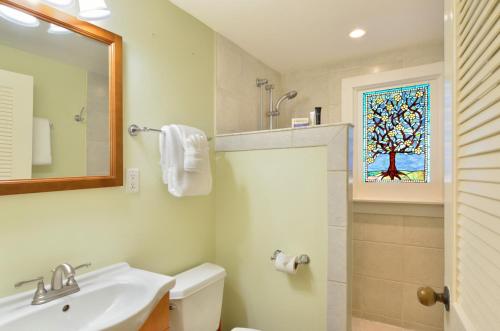 Key West Vintage Luxury Cottage on Duval w Pool in Key West, USA