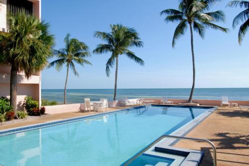 Exclusive Key West Beach Front 3BR Luxury Condo with Gym and Pool Access in Key West, USA