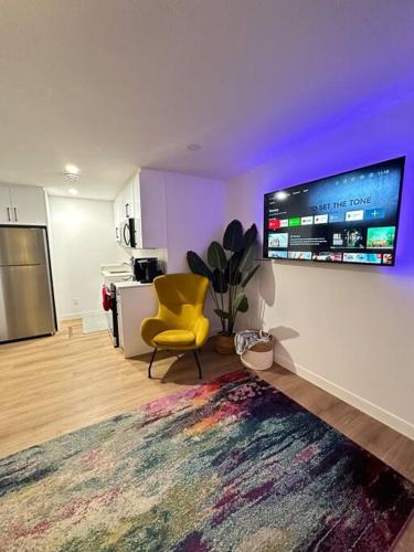 Stylish & Modern 2 Bedroom Suite, Реджайна (фото 2)