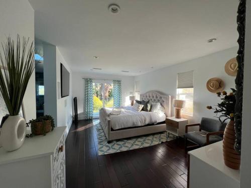 Tranquil Retreat with Pool near Beach & Legoland in Carlsbad, USA