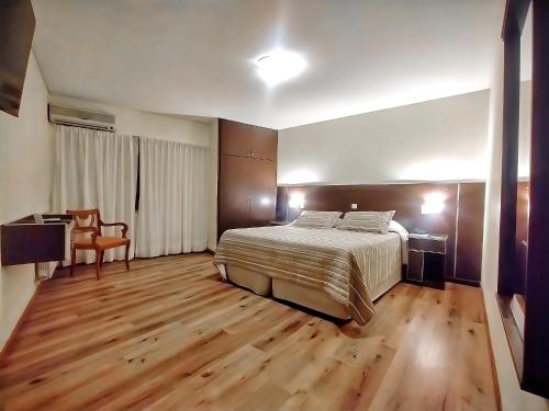 1 king bed, 1 futon bed