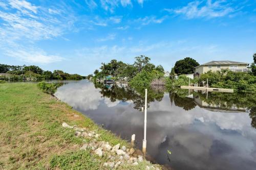 8820 Rocky Creek Drive, Unit B in Tampa, USA