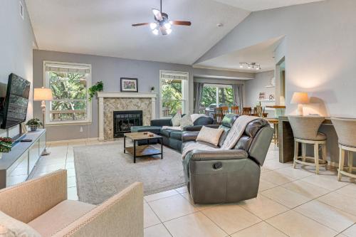 Lovely Austin Home with Deck and Greenbelt Access! in Austin, USA