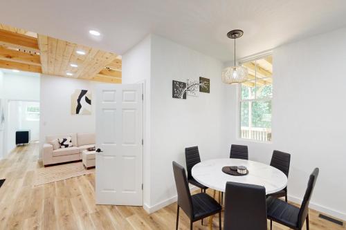 Chalet at Dreaming Creek in Lynchburg, USA